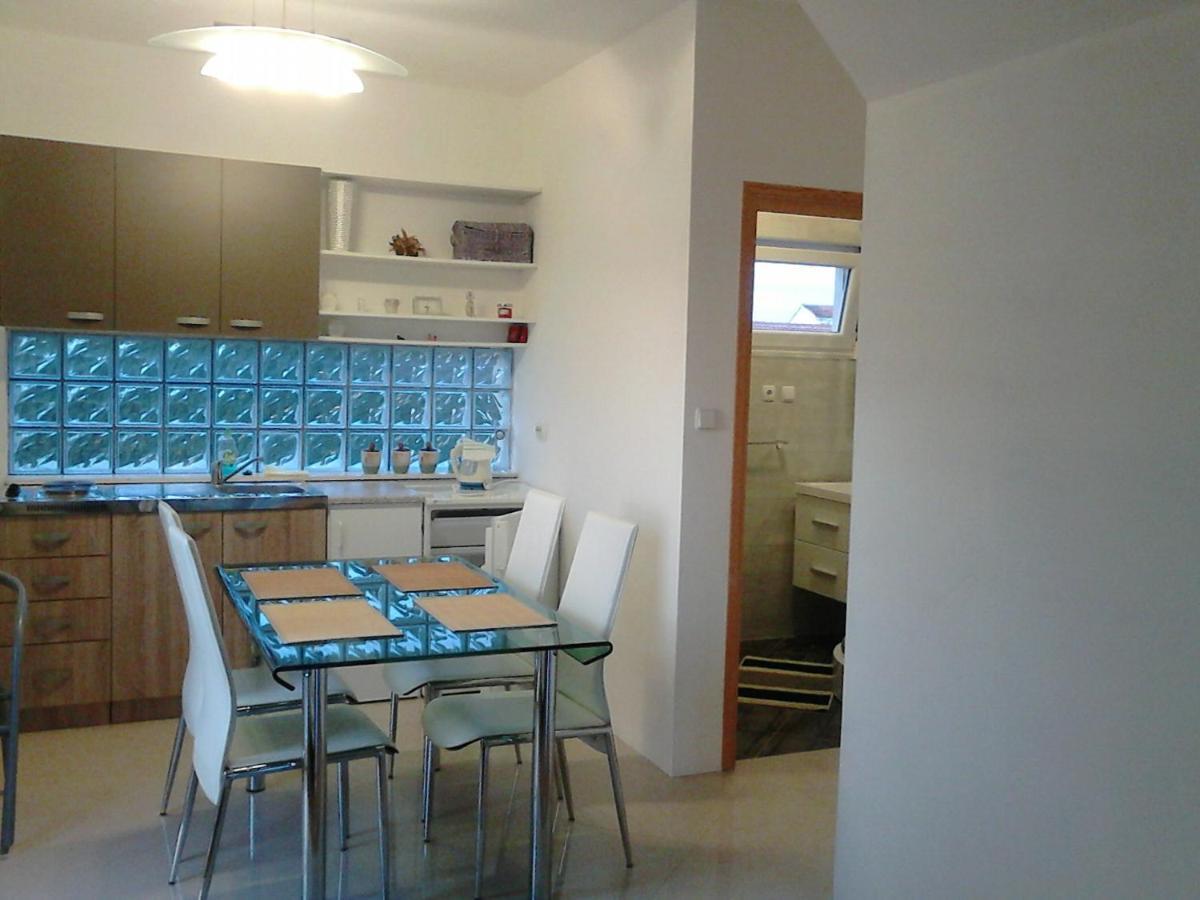 Apartmani Sruk ซูโกชัน ภายนอก รูปภาพ